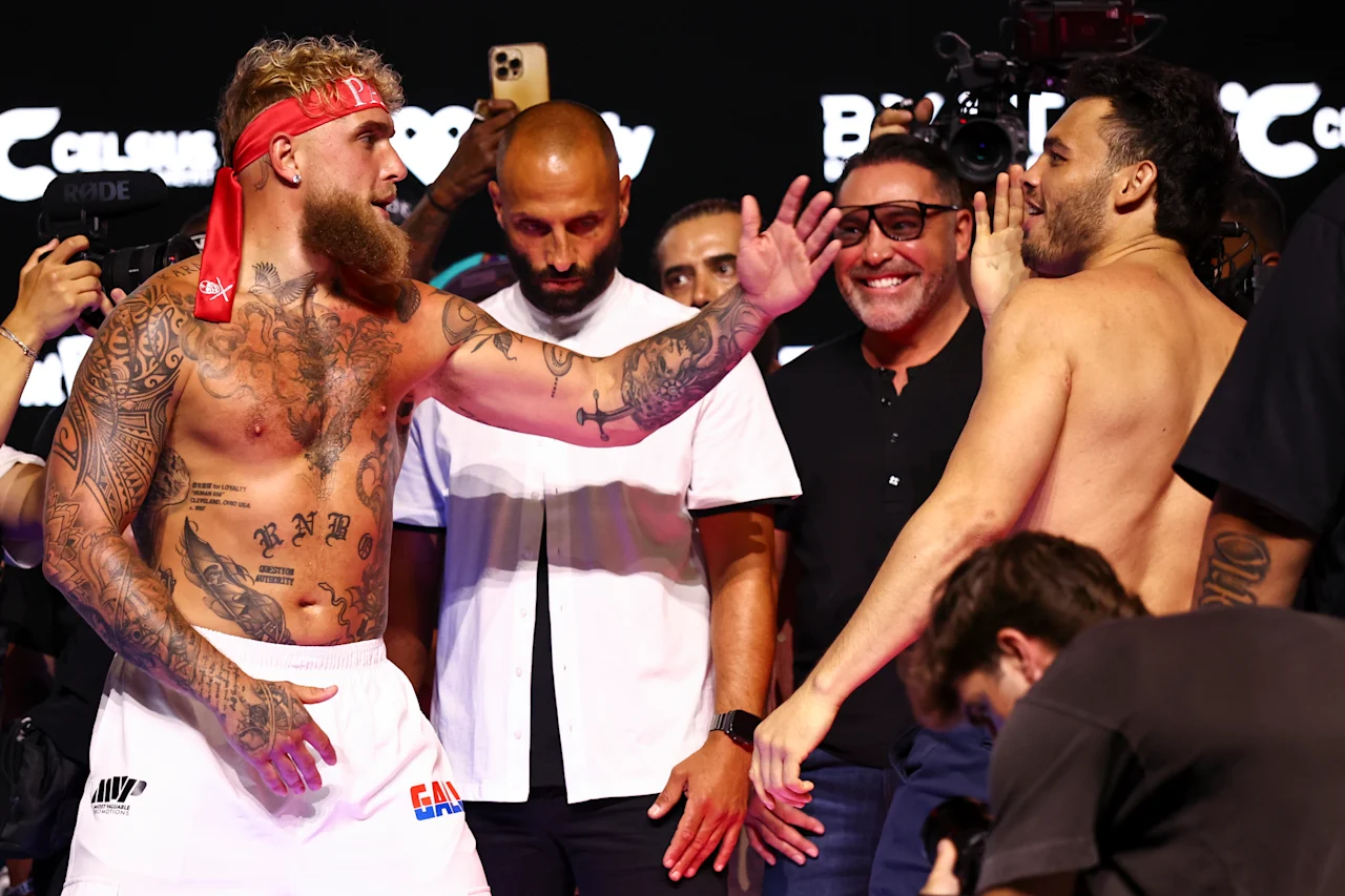 jake paul & julio cesar chavez jr before fighting moments
