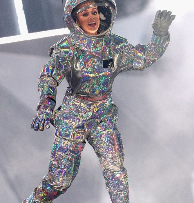katy-perry-space-themed-comeback-new-era-music