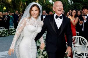 lauren & sanchez jeff bezos are so happy with after wedding