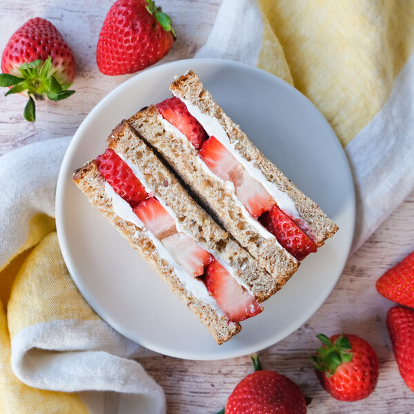 ms-strawberry-sandwiches-review