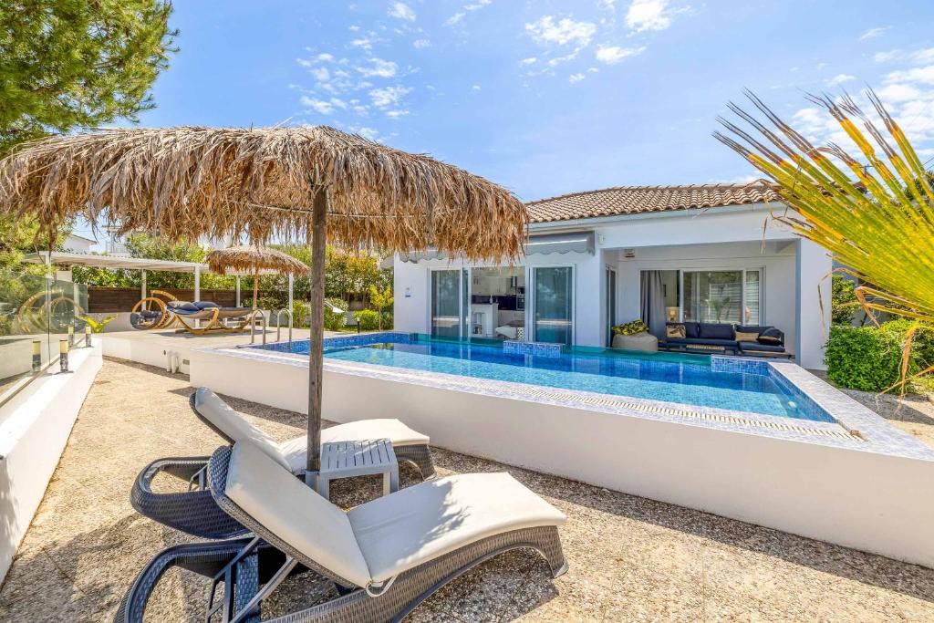 Luxury holiday villa with private pool in Spain by Solmar Villas